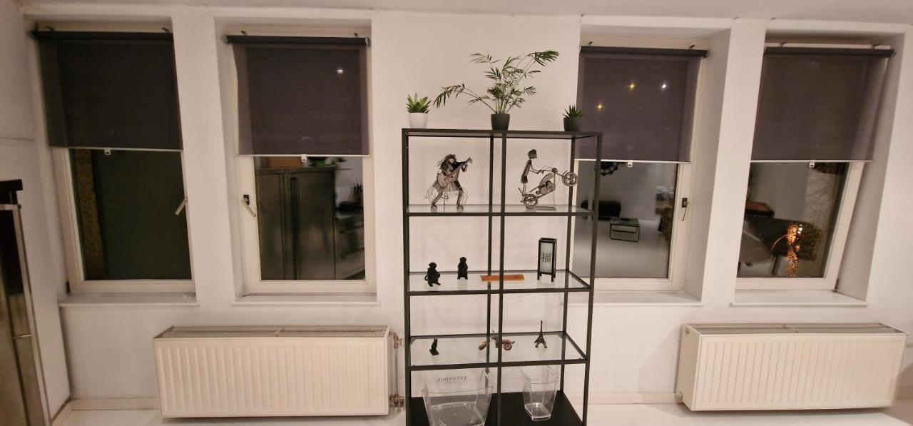 Luise Hollywood Apartment Brussel Bagian luar foto